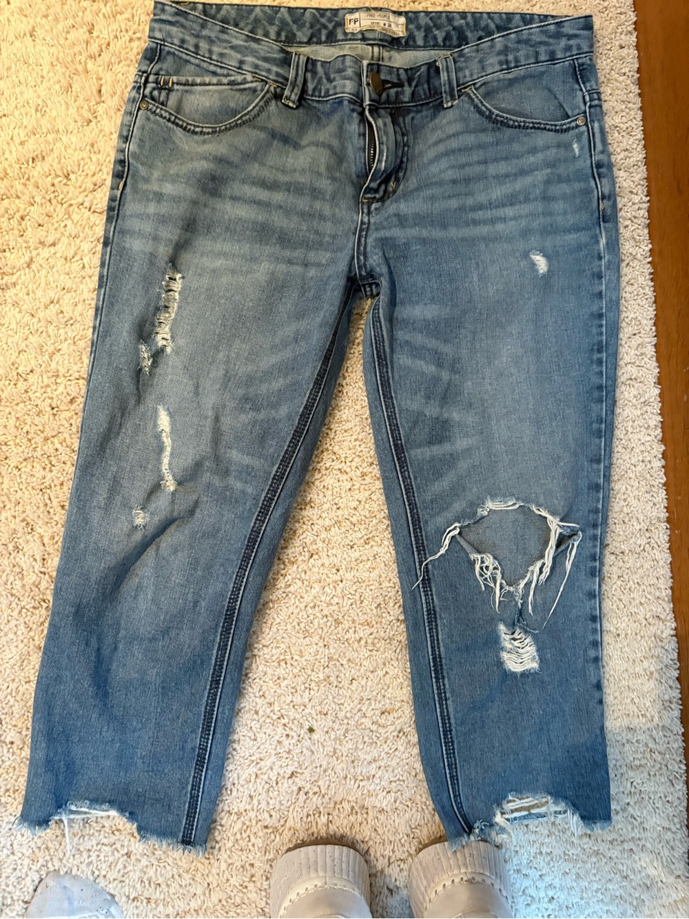 Free People Size 28 Cropped Ripped Jeans Clam Diggers Stonewashed Blue Denim